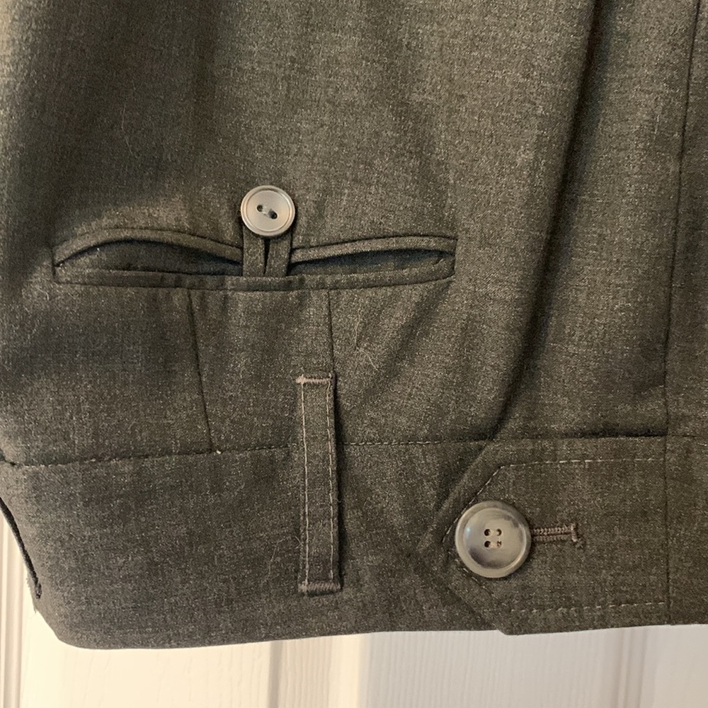 Women’s gray slacks with button pockets Sz 2 - Picture 2 of 9